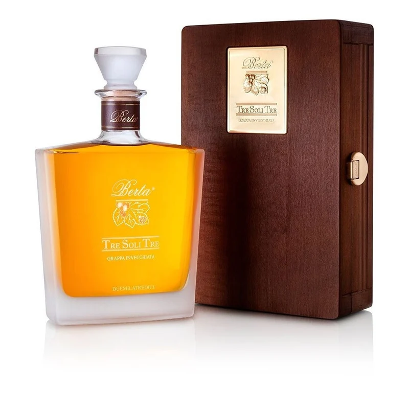 Distillerie Berta Grappa Tre Soli Tre 2017 in edler Holzkiste