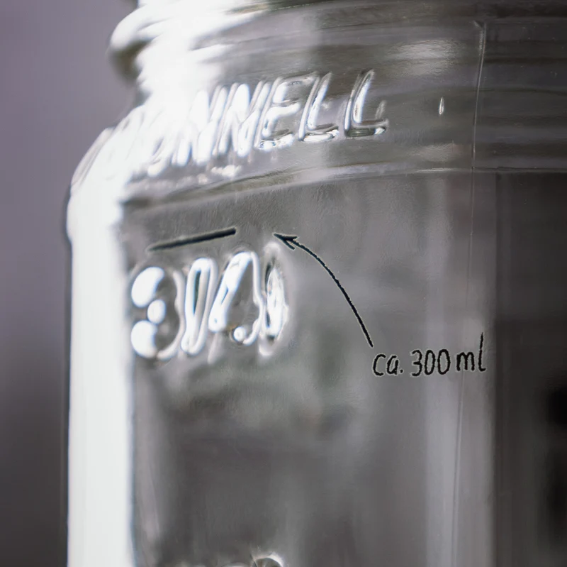 Newspaper Glas