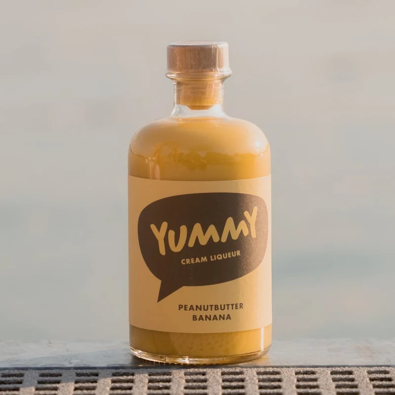 YUMMY Peanutbutter Banana Likör | Erdnuss Banane Sahnelikör | 0,5L | 15%
