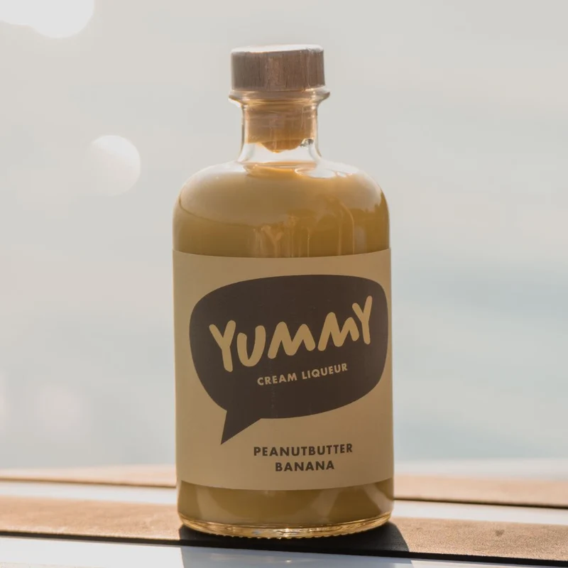 YUMMY Peanutbutter Banana Likör | Erdnuss Banane Sahnelikör | 0,5L | 15%